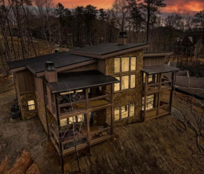 Rainbow Ridge A Luxurious 4 bed cabin private pool hot tub game room theater
